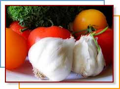 Photo of garlic courtesy CDC