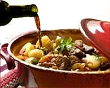 adding red wine to a beef stew