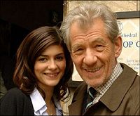 Ian McKellan, Audrey Tautou (Sophie Neveu) on location at Lincoln Cathedral