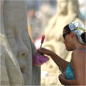 internatiional sand sculpting va beach