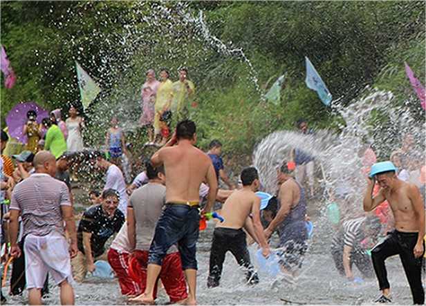 songkran festival water fight!